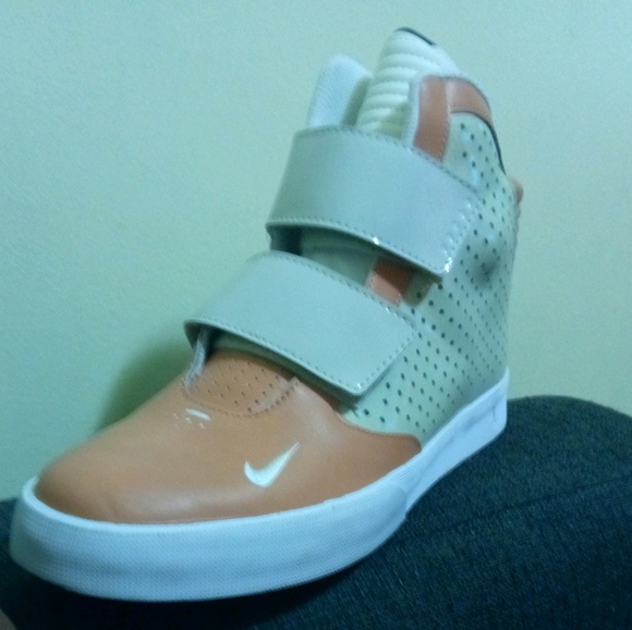 Meet your Posher, Damien - Picture 1 of 1